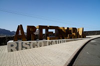 240_SS100900.jpg